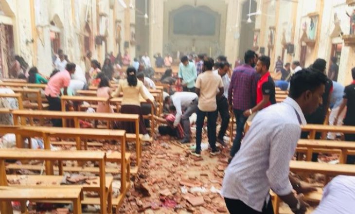 Shpërthimet në ditën e Pashkëve në kisha: Mbi 137 të vdekur