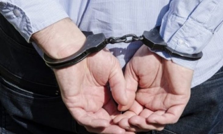 Arrestohet ferizajasi që kërcënoi bashkëshorten dhe vëllaun e saj