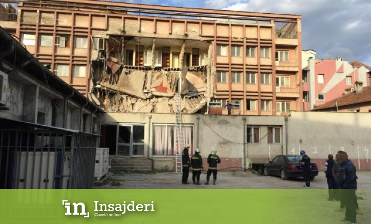 E konfirmon policia: Një person ka mbetur brenda rrënojave në Mitrovicë