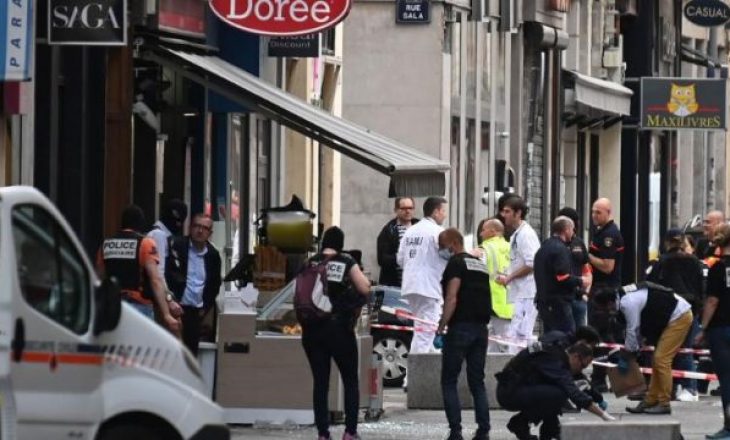 Kërkohet i dyshuari pas shpërthimit të bombës në Lyon të Francës
