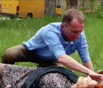 Episodi i ri i Schengen Visa “Kërkohet një mash-kull” – Axhi Basri dhe Liria bashkë?