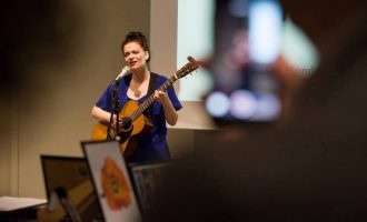 Mblidhen rreth 24 mijë franga në mbrëmjen bamirëse “Shpëto Jetë” në Cyrih për nënat dhe fëmijët në Kosovë