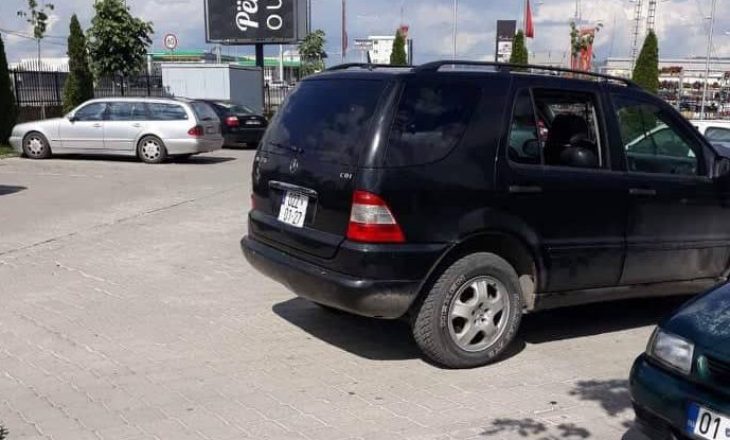 Zyrtari i suspenduar keqpërdor veturën e shtetit