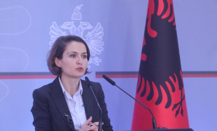 Ministria e Arsimit: Të hënën në qarqet Tiranë, Durrës dhe Elbasan, nuk do të zhvillohet mësim