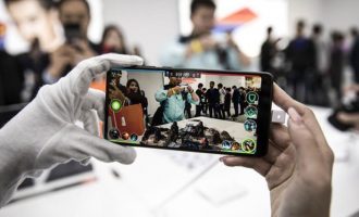 Samsung kryeson tregun, Apple bie në vend të tretë