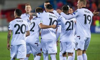 Futbollisti i njohur shqiptar i jep fund beqarisë