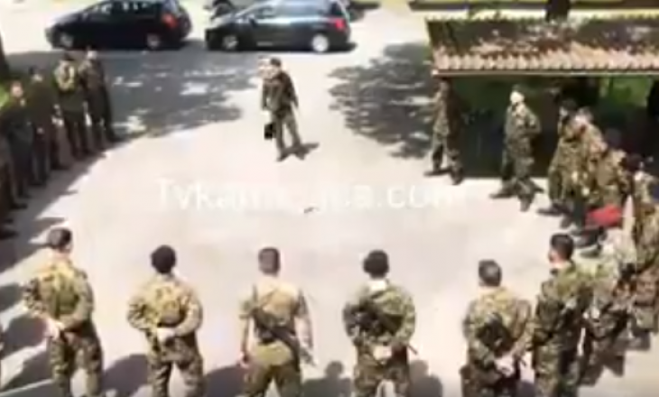 Ushtarët e Kosovës në Armatën e Zvicrës, ushtrojnë dhe bërtasin “Na jemi shqiptarë”