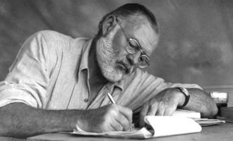 16 shkrimtarët që bënë vetëvrasje