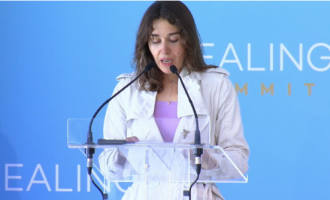 Arta Dobroshi me fjalim emocionues në Portugali: Ne projektuam paqe dhe këtë ia arritëm