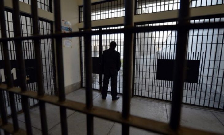 Raporti për burgjet: Të burgosurit në Kosovë ende keqtrajtohen