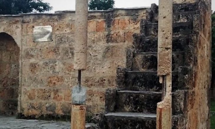 Dëmtohet Xhamia e Namazgjahut në Prizren – reagon Haskuka