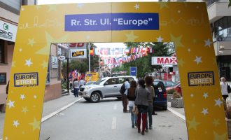 Gëzuar festa më idiote për kosovarët – Dita e Evropës!