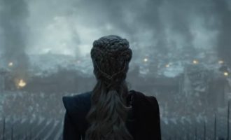 Emilia Clarke studioi fjalimet e Adolf Hitlerit për episodin e fundit të GOT