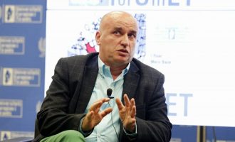 Vetëfundosja e fituesit, që harroi parimet