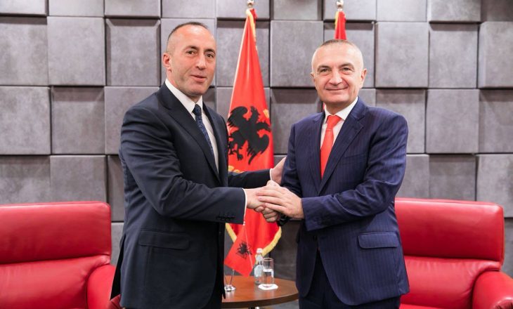 Haradinaj ndërhyn te Meta për t’i pajisur bashkëpartiakët me pasaportë të Shqipërisë
