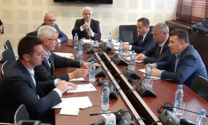 Komisioni hetimor për dëbimin e shtetasve turq miraton draft-raportin