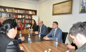 Aktorët kërkojnë që shkuarja e fëmijëve në teatër të bëhet obligative