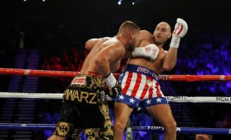 Fury dhuroi shou në Las Vegas, shikoni si evitoi grushtat e Schwarz