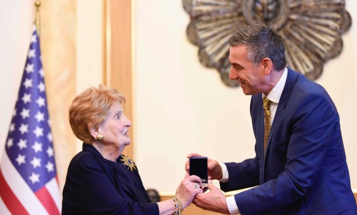 Veseli pret sekretaren Albright – e falënderon për gjithçka që ka bërë për Kosovën