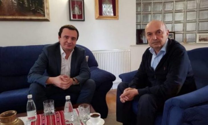 Thaçi nuk i ftoi Isa Mustafën dhe Albin Kurtin në ceremoninë e Çlirimit