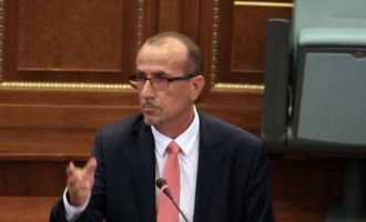Haxhiu: Vetëvendosje duhet t’ju sqarojë qytetarëve se çfarë ndodhi me vijat e kuqe për PDK-në