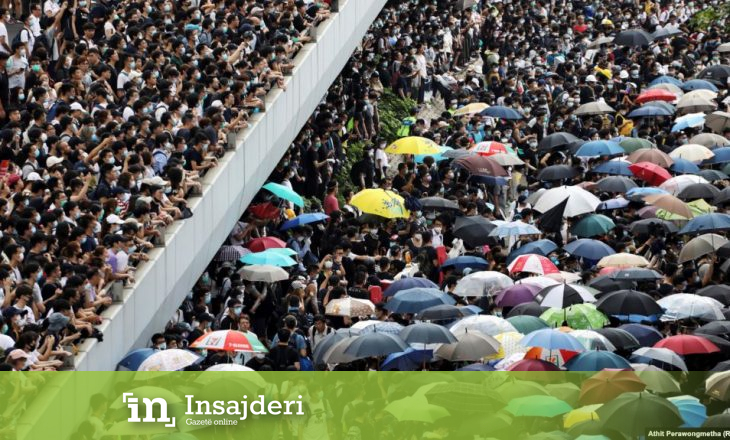 Policia përdor plumba gome ndaj protestuesve në Hong Kong