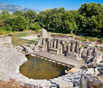 Zbulime në Butrint, dalin në dritë elemente të reja në tabanin e faltores pagane