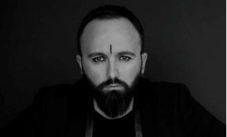 “Ju nuk i hapni rrugën artit dhe sportit për inatet dhe interesat e juaja personale” – reagimi i artistit ndaj deputetëve