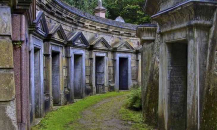 Quhen ‘Varreza të gëzueshme’, dhe kanë një histori interesante mbrapa