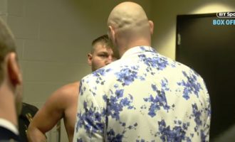 Fury me gjest të jashtëzakonshëm – Pas fitores shkon në zhveshtore të Schwarz për këtë arsye