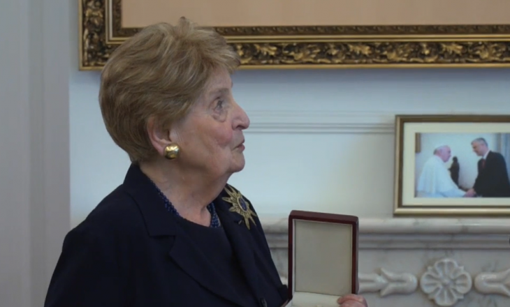 Albright dekorohet me Urdhrin e Lirisë