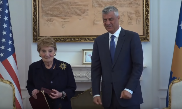 Thaçi e ngatërron Madeleine Albright me një vajzë të re