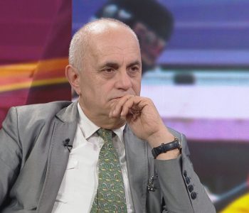 Futboll i ndaluar në plazh