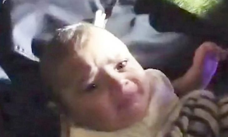 Momenti dramatik kur policia shpëton beben e kidnapuar