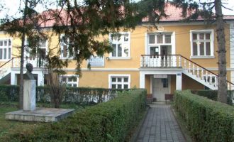 Nis një peticion që ish-biblioteka “Hyvzi Sylejmani” të mos shndërrohet në muze