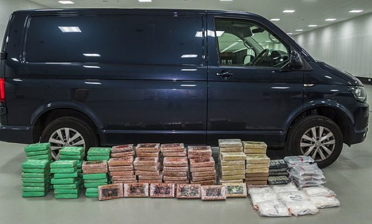 Finalizohet operacioni më i madh i antidrogës në Britani, në pranga 17 persona