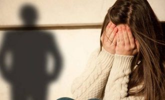 43-vjeçari sulmon seksualisht tri të mitura