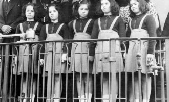 Pesënjaket e para në botë u shfrytëzuan për atraksion turistik, një xham i privonte nga jeta normale