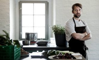 Kuzhinieri i famshëm shqiptar jep një lajm të madh