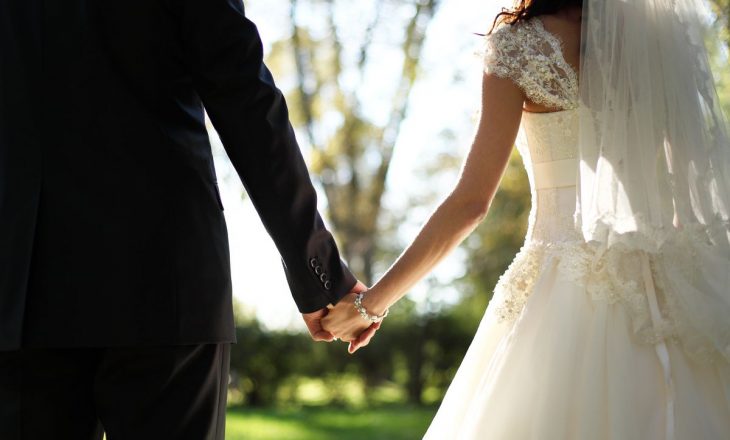 Katërmbëdhjetë traditat më të çuditshme të dasmave në botë