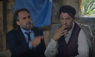 Kryetari kthehet në fshatin ku vidhte pula për të “Ndarë postet”