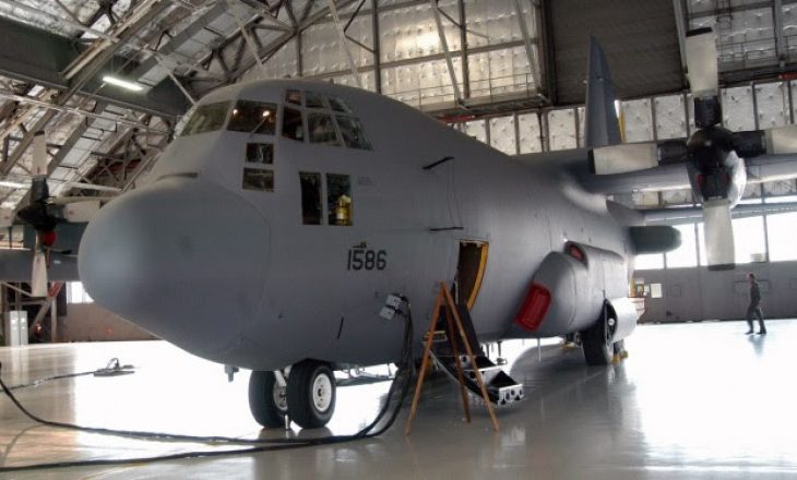 Aeroplani që ishte pjesë e operacioneve në Kosovë, dërgohet në Poloni