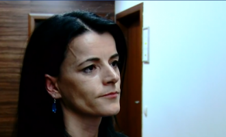 Vasfije Krasniqi kërkon të publikohen emrat e përdhunuesve në Kosovë