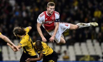 Gara për nënshkrimin e De Ligt ishte deri në momentet e fundit mes Juventusit dhe Barcelonës