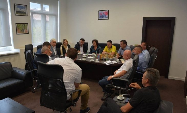 Ministrja Zivic takoi shefat e zyreve regjionale