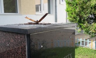 Vidhet busti i At Shtjefën Gjeçovit