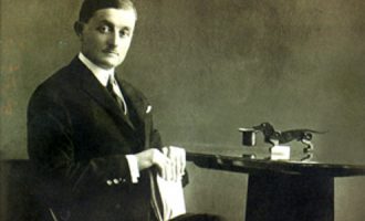 Ç’do të thotë patriot – poezi e Ali Asllanit