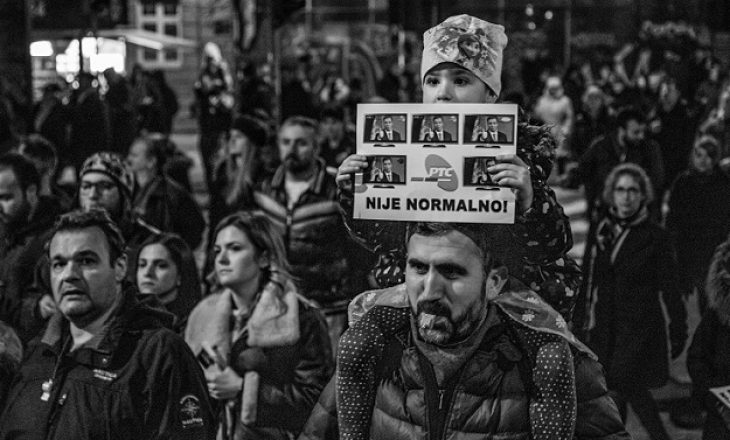 Serbët në panikë: Vuçiq po përgatitet për ta njohur Kosovën