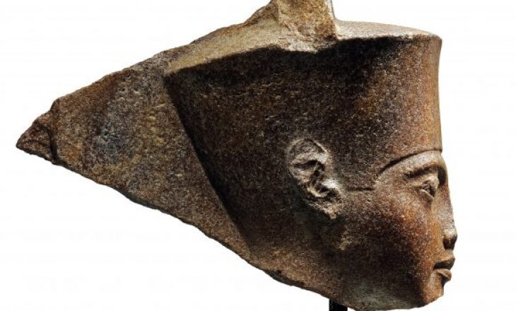 Shitet për 5.2 milion euro koka e Tutankhamon, Egjipti proteston