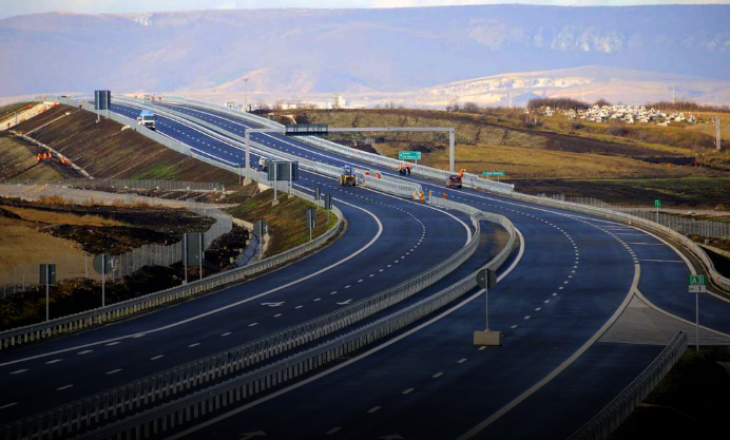 Sot, nesër dhe pasnesër do të bllokohen autostradat në Kosovë